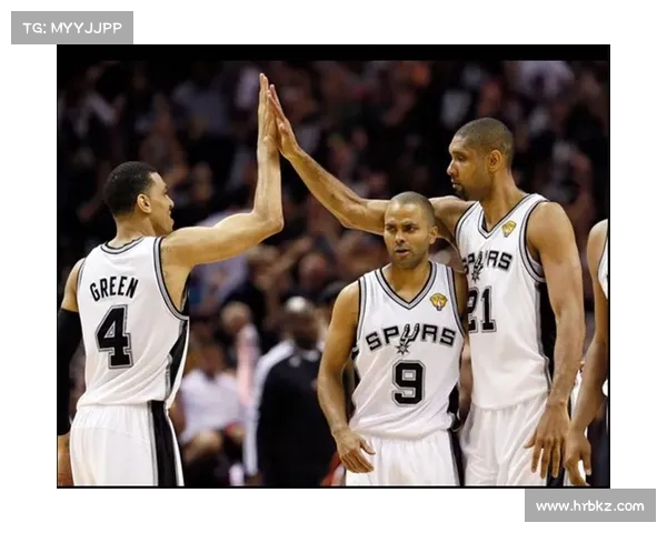 《篮球艺术:从NBA赛场到画布上的激情与瞬间》 《篮球艺术:从NBA赛场到画布上的激情与瞬间》